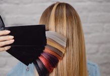 Почему волосы лучше красить в салоне