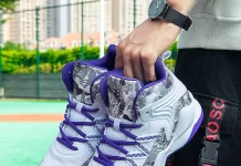 Огромный выбор кроссовок на Озоне