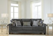 Трехместный диван: осознанный выбор