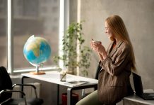 Работа за границей для казахстанцев от агентства: какие особенности