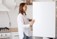 Что такое встраиваемый холодильник: какие особенности?