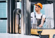 Телескопические погрузчики: универсальные помощники в строительстве и сельском хозяйстве