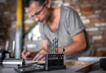 Как снять патрон с шуруповерта deko