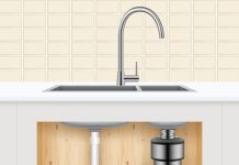 Впускной клапан для бачка унитаза с нижней подводкой пропускает воду