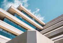 Профлист на заказ: Как выбрать идеальное решение для вашего проекта