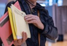 «Авито Услуги» зафиксировал повышение спроса на юристов среди зумеров