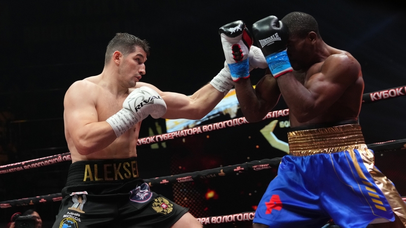 Двойной досрочный: как Папин и Гончаров выиграли свои бои в Вологде