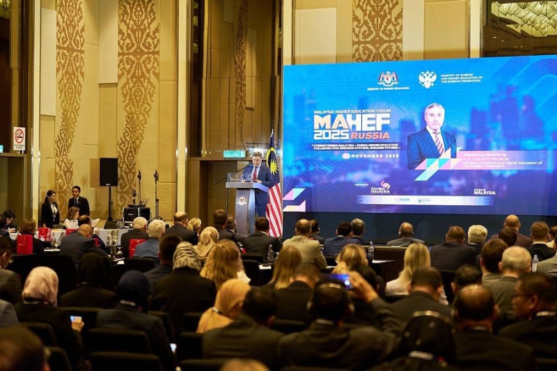 Глава Минобрнауки России Валерий Фальков и Министр высшего образования Малайзии Замбри Абдул Кадир дали старт первому Российско-Малайзийскому образовательному форуму