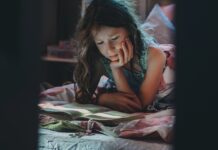 «Книга не должна учить ничему, кроме одного: думать самому»: писательница Ольга Громова — о детской литературе