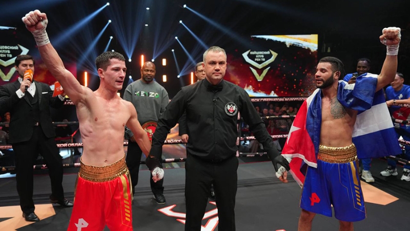 Россиянин Шмидт одержал победу над Виктором Мануэлем Пересом