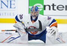 Российский вратарь Илья Сорокин признан третьей звездой дня в НХЛ