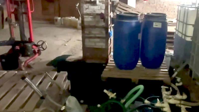 В Подмосковье ликвидировали цех по производству контрафактной бытовой химии