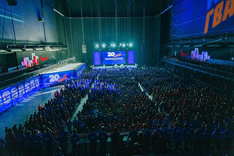 Валерий Фальков поздравил участников и гостей Всероссийского образовательного слета активистов «Молодой гвардии Единой России» с 20-летним юбилеем молодежной организации