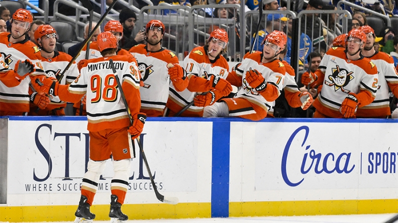 «Анахайм» благодаря голу и передаче Минтюкова обыграл «Сент-Луис» в матче НХЛ