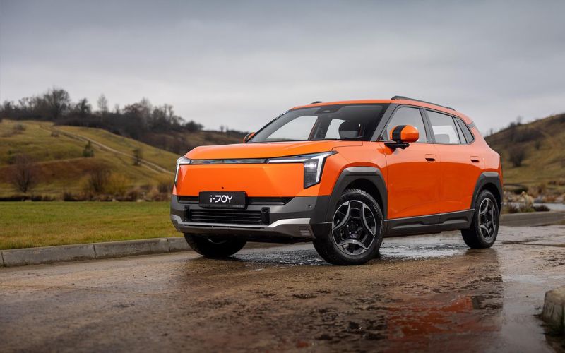 Evolute объявил цены на новый кроссовер i-Joy. Он дешевле Lada Vesta