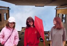 «Мама сказала, что у меня, как и у нее, вирус от рождения»: монолог 22-летней девушки, которая с детства живет с ВИЧ