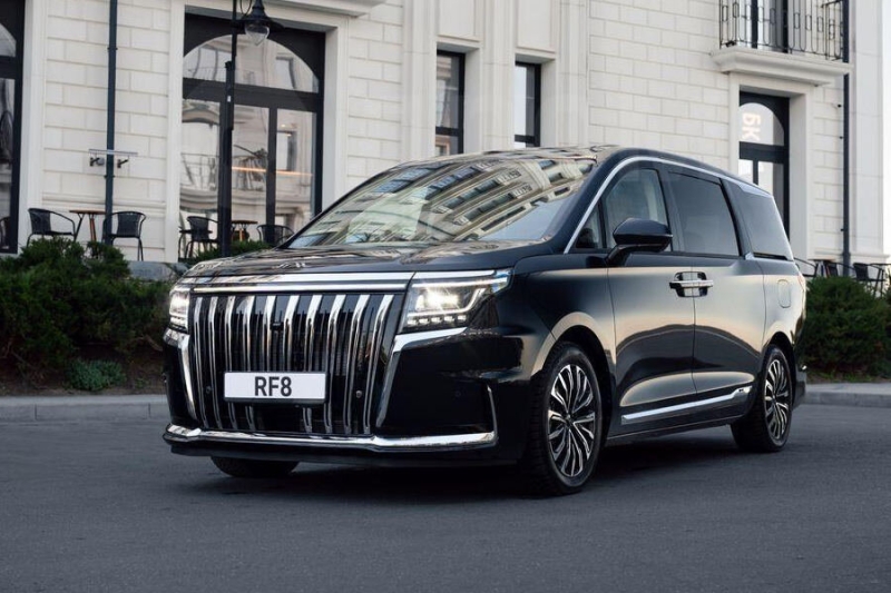 В России стартовали продажи вэна JAC