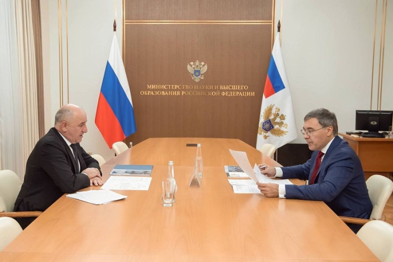 Валерий Фальков провел рабочую встречу с главой Карачаево-Черкесской Республики Рашидом Темрезовым